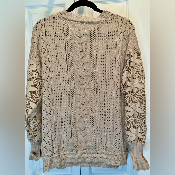 Elegant Beige Knit Sweater - Picture 2 of 5